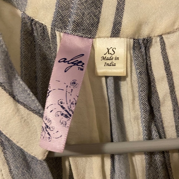 Francesca's Alya | Striped Sleeveless Top - Picture 3 of 4